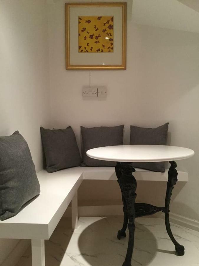 Beautiful 1Br Apartment In Historic St Aubin House Zewnętrze zdjęcie